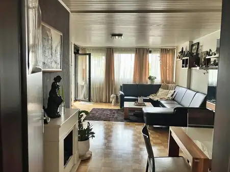 Charmante 3-Zimmer-Dachgeschosswohnung mit Balkon und Garage