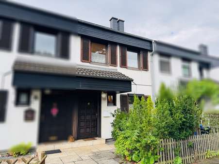 Hausansicht - Reihenmittelhaus in 53119 Bonn mit 119m² kaufen