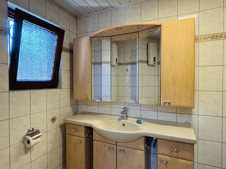 Badezimmer Erdgeschoss Badezimmer Erdgeschoss - Zweifamilienhaus in 56566 Neuwied mit 173m² kaufen