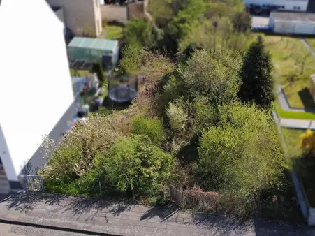 Baugrundstück für ein Ein-/Mehrfamilienhaus in zentraler Lage 