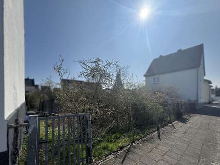 Straßenansicht - Grundstück in 56564 Neuwied mit 663m² kaufen