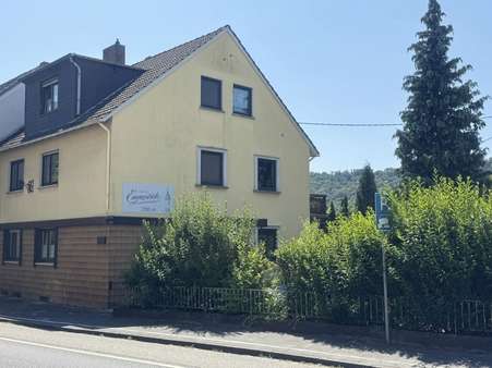 Eingangsansicht - Zweifamilienhaus in 56599 Leutesdorf mit 173m² kaufen