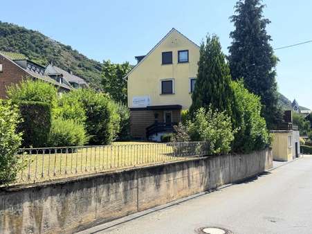 Eingangsansicht - Zweifamilienhaus in 56599 Leutesdorf mit 173m² kaufen