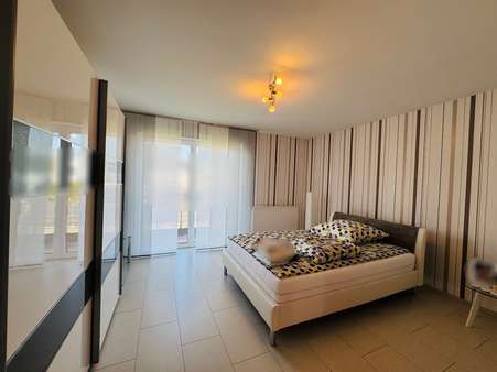 Schlafzimmer - Einfamilienhaus in 56575 Weißenthurm mit 200m² kaufen