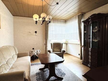 Wohnzimmer Erdgeschoss Wohnzimmer Erdgeschoss - Zweifamilienhaus in 56566 Neuwied mit 118m² kaufen