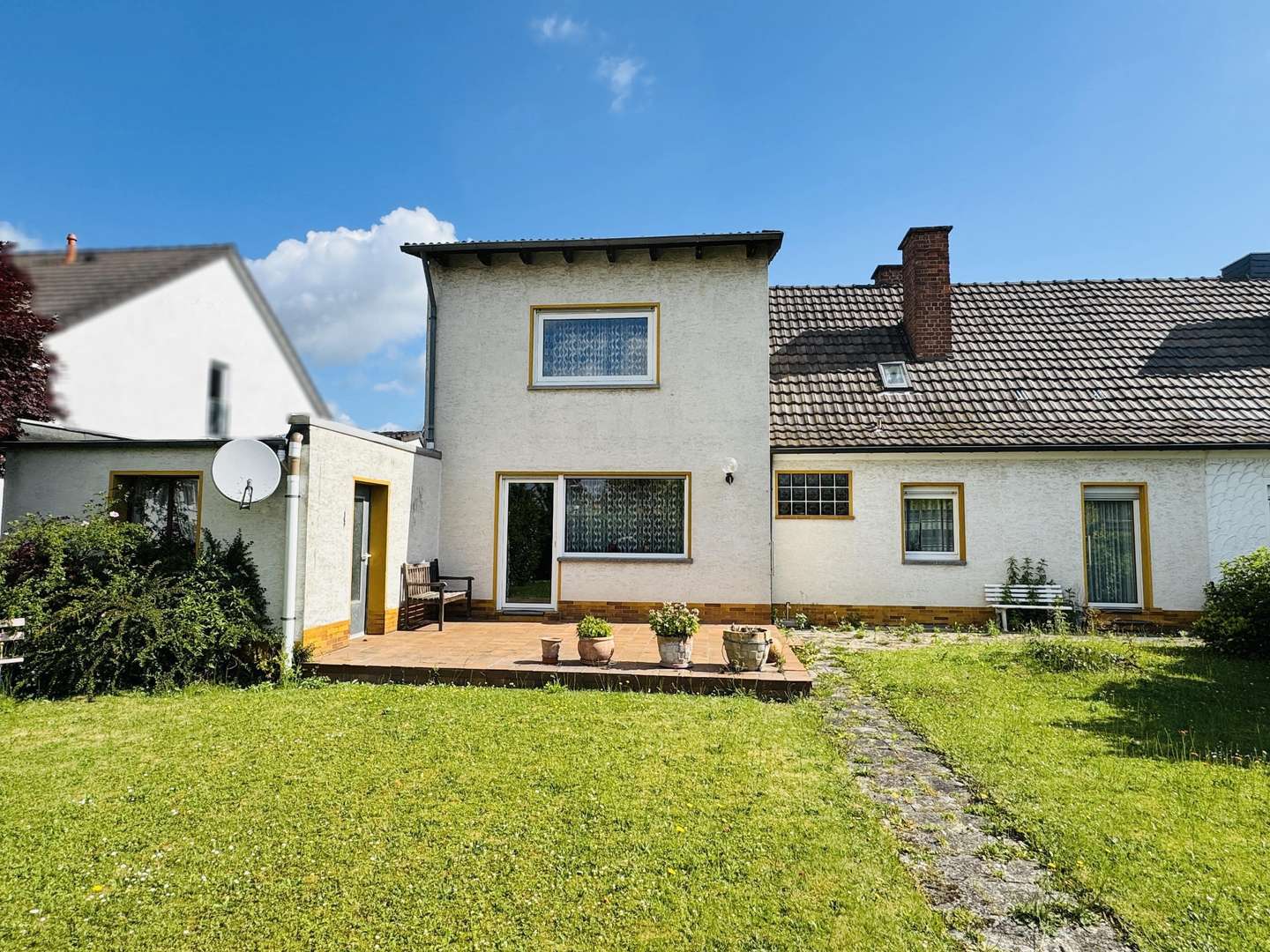 Gartenansicht - Einfamilienhaus in 56566 Neuwied mit 144m² kaufen