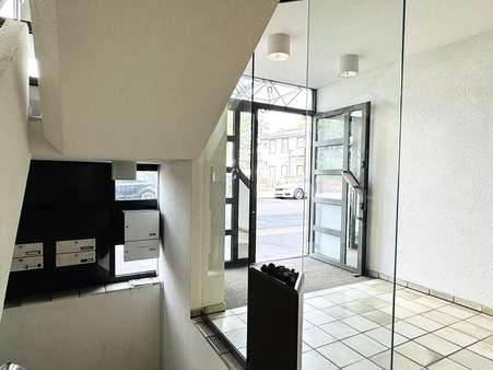 Hauseingang Hauseingang - Etagenwohnung in 56170 Bendorf mit 118m² kaufen