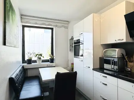 Großzügige Wohnung mit 3 PKW Stellplätzen