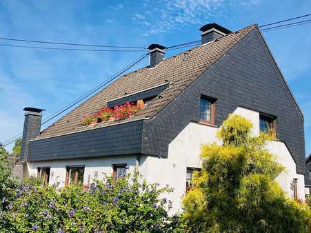 Hausansicht - Einfamilienhaus in 56579 Hardert mit 200m² kaufen