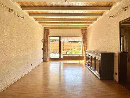 Wohnzimmer - Einfamilienhaus in 56276 Großmaischeid mit 159m² kaufen