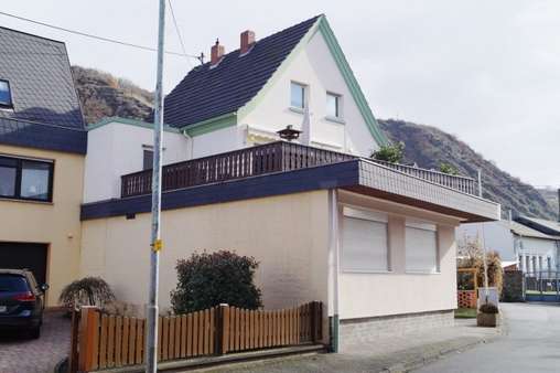 linke Seitenansicht - Wohn- / Geschäftshaus in 56599 Leutesdorf mit 125m² als Kapitalanlage kaufen