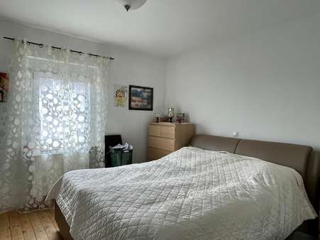 Schlafzimmer - Maisonette-Wohnung in 56567 Neuwied mit 105m² kaufen
