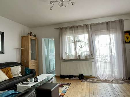 Wohnzimmer - Maisonette-Wohnung in 56567 Neuwied mit 105m² kaufen