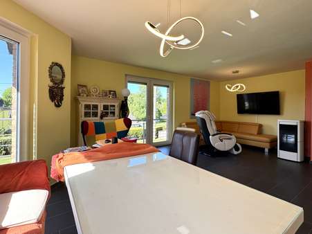 Wohn- und Esszimmer - Einfamilienhaus in 57614 Steimel mit 193m² kaufen