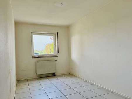 Schlafzimmer - Souterrain-Wohnung in 56566 Neuwied mit 56m² kaufen