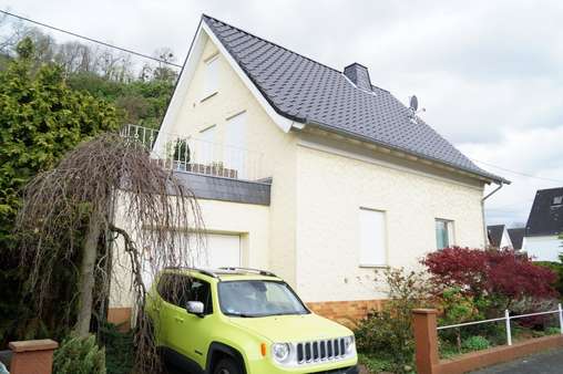 Straßenansicht - Einfamilienhaus in 53557 Bad Hönningen mit 137m² kaufen