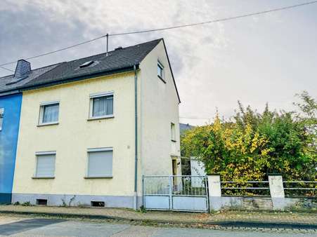 Außenansicht - Einfamilienhaus in 56626 Andernach mit 152m² kaufen