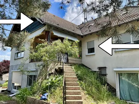 Große Maisonettewohnung incl. Terrasse, Garten , Garage und Carport.