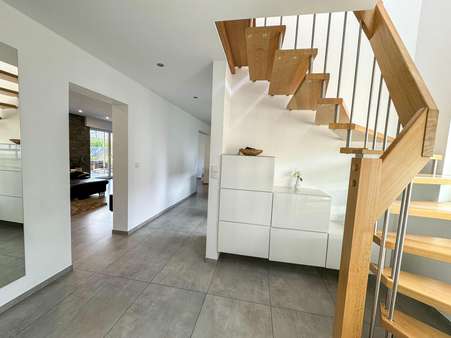 Treppe - Einfamilienhaus in 56564 Neuwied mit 245m² kaufen