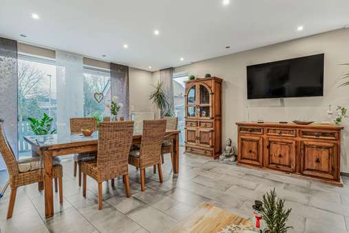 Wohn- und Essbereich Wohn- und Essbereich - Bungalow in 56745 Bell mit 130m² kaufen