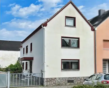 Gepflegte Doppelhaushälfte mit Garten und Stellplatz in ruhiger Wohnlage