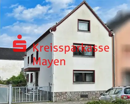 Gepflegte Doppelhaushälfte mit Garten und Stellplatz in ruhiger Wohnlage