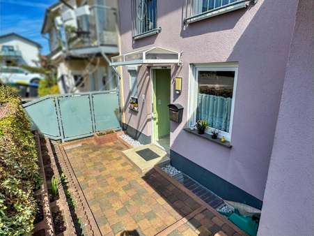 Bereich vor dem Haus - Doppelhaushälfte in 56743 Mendig mit 120m² kaufen