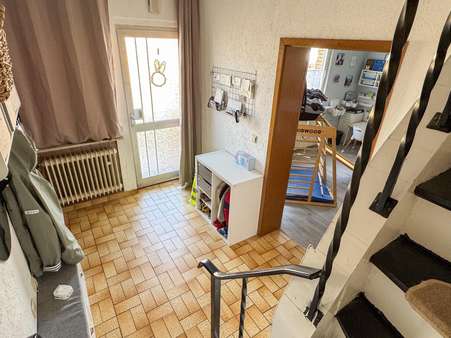 Diele - Doppelhaushälfte in 56626 Andernach mit 108m² kaufen