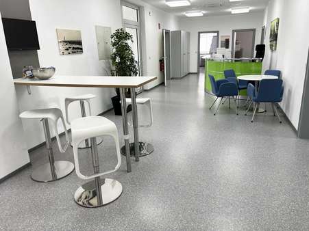 Empfang Wartebereich EG - Büro in 56077 Koblenz mit 400m² mieten