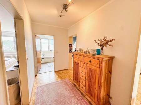 Flur Flur - Etagenwohnung in 56626 Andernach mit 92m² kaufen