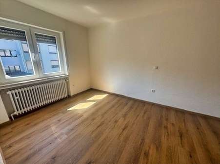 Wohnzimmer - Etagenwohnung in 56727 Mayen mit 71m² mieten