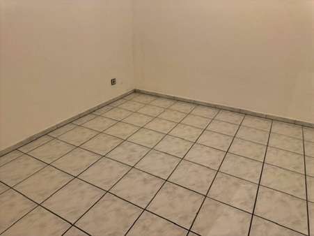 Wohnung EG: Büro, Gästezimmer, etc. Wohnung EG: Büro, Gästezimmer, etc. - Zweifamilienhaus in 56653 Glees mit 165m² kaufen