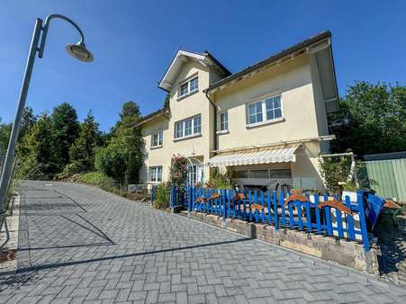 Vorderansicht - Mehrfamilienhaus in 56729 Arft mit 300m² kaufen