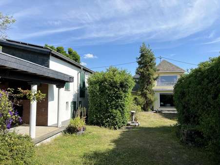 Rückansicht Rückansicht - Villa in 56736 Kottenheim mit 230m² kaufen