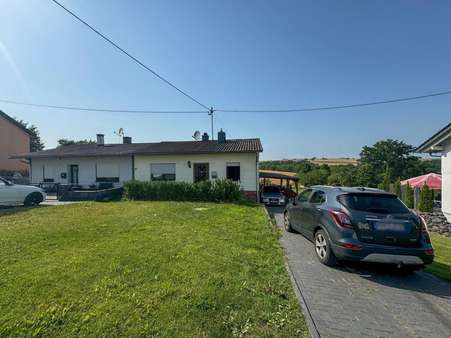 Außenansicht - Doppelhaushälfte in 56754 Forst mit 110m² kaufen