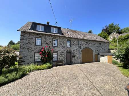 Mehrfamilienhaus in 56729 Langscheid mit 151m² als Kapitalanlage kaufen