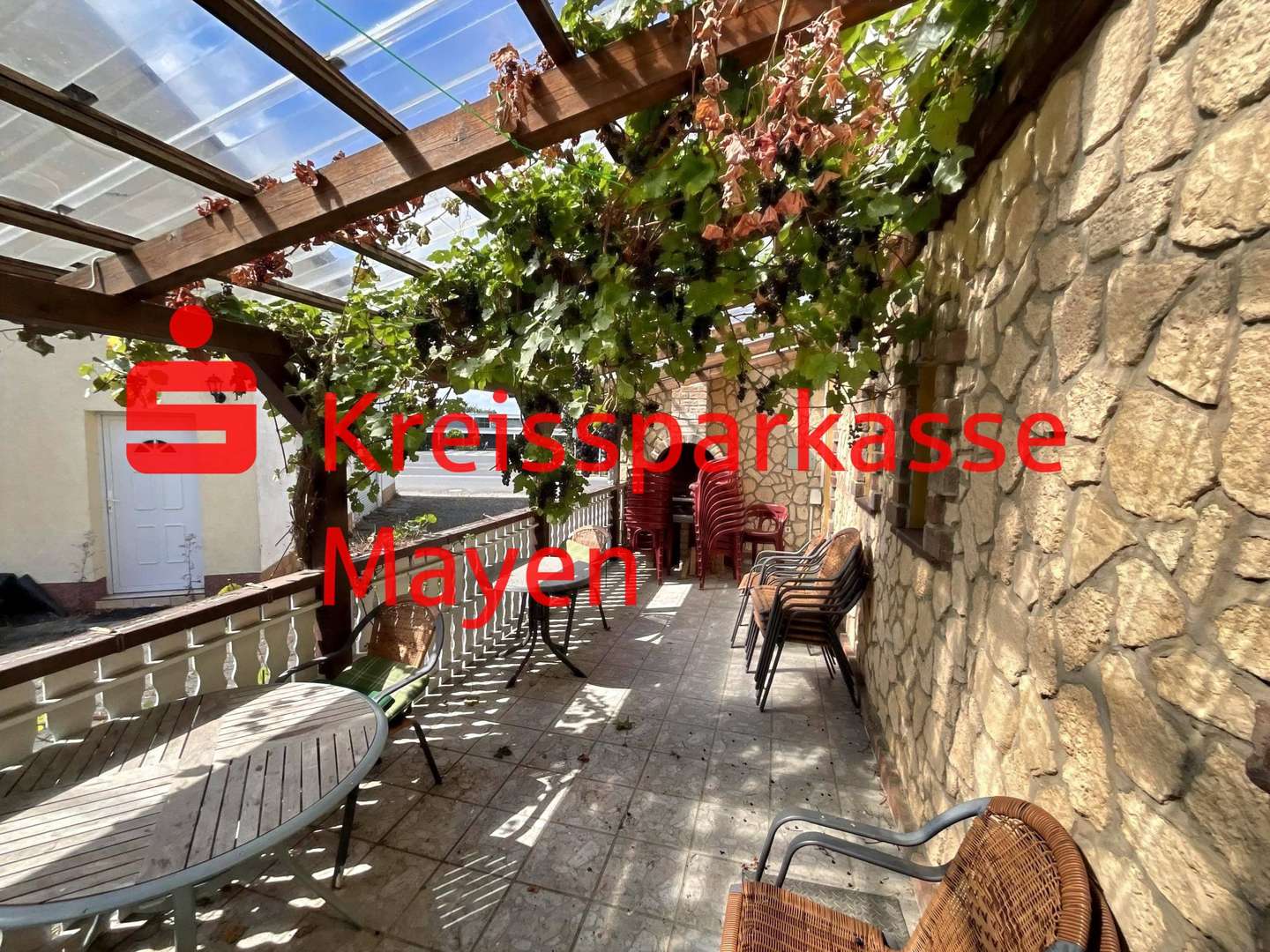 Mehrfamilienhaus in 56729 Nachtsheim mit 300m² kaufen