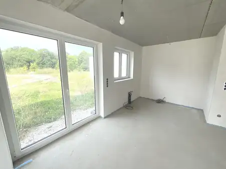 Neubau. KfW 55. Massiv erbautes Einfamilienhaus in Ortsrandlage.