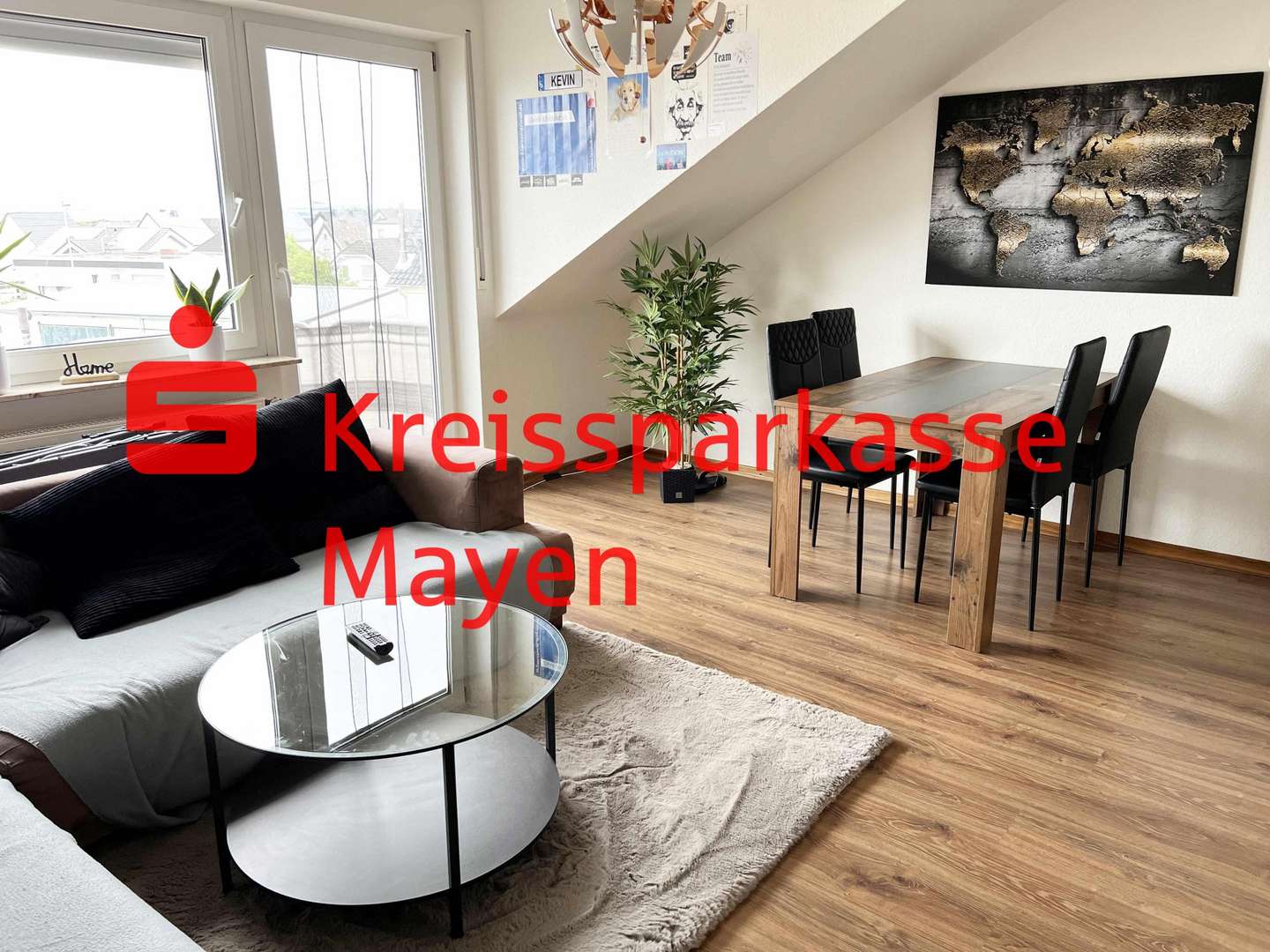 Wohn-/Esszimmer m Balkon - Dachgeschosswohnung in 56645 Nickenich mit 65m² kaufen