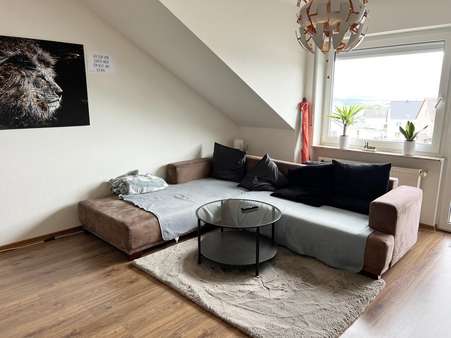 Wohnbereich - Dachgeschosswohnung in 56645 Nickenich mit 65m² kaufen