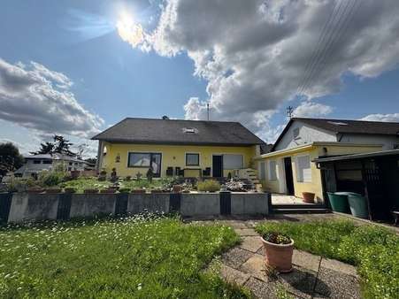 Hinten Hinten - Einfamilienhaus in 56751 Polch mit 190m² kaufen