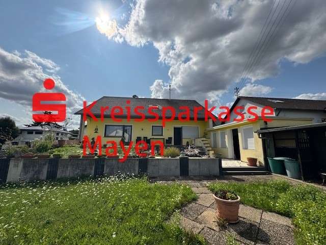 Hinten Hinten - Einfamilienhaus in 56751 Polch mit 190m² kaufen