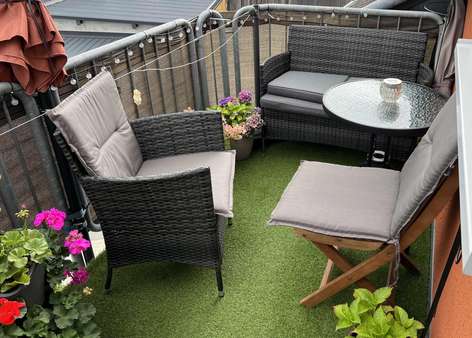 Balkon - Dachgeschosswohnung in 56645 Nickenich mit 65m² kaufen