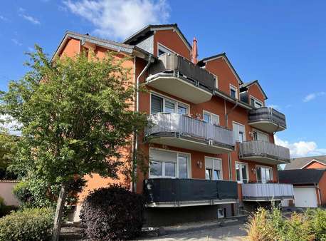 Seitenansicht - Dachgeschosswohnung in 56645 Nickenich mit 65m² kaufen