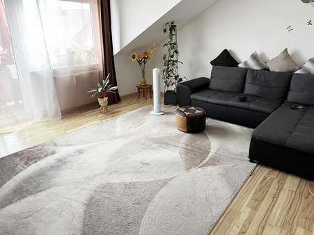 Wohnzimmer - Dachgeschosswohnung in 56645 Nickenich mit 65m² kaufen