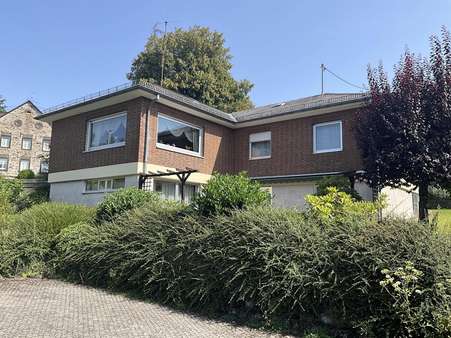 Zweifamilienhaus in 56729 Langscheid mit 160m² als Kapitalanlage kaufen