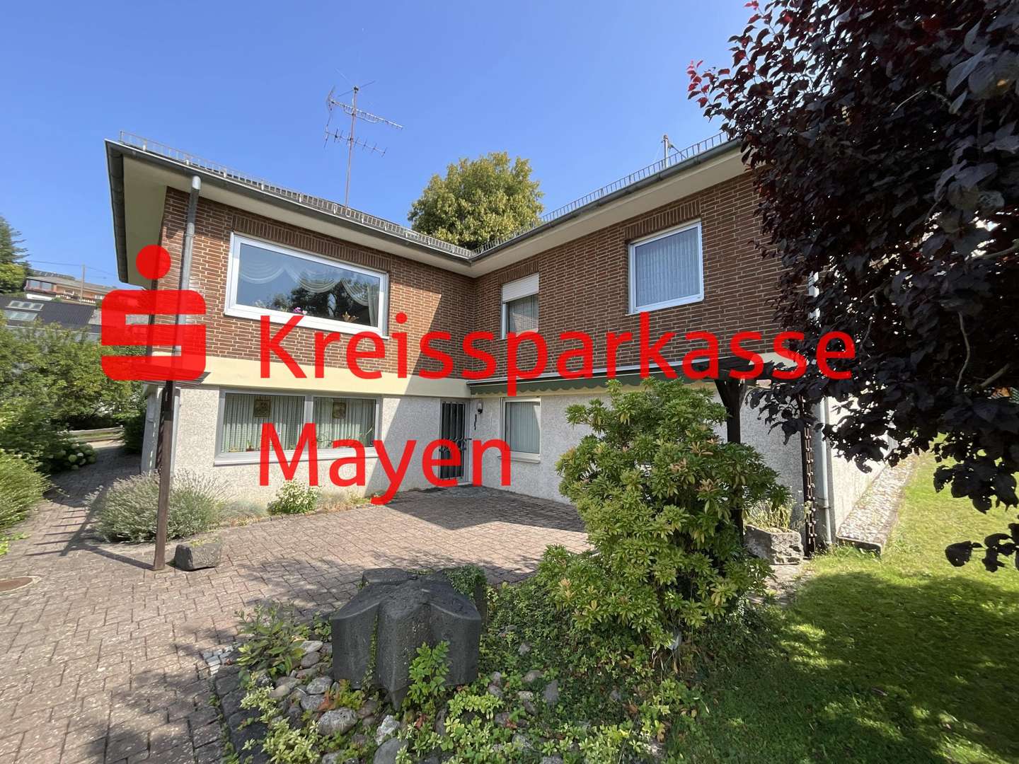 Zweifamilienhaus in 56729 Langscheid mit 160m² als Kapitalanlage kaufen