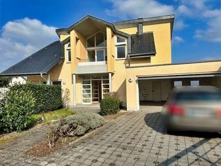 null - Zweifamilienhaus in 56626 Andernach mit 325m² kaufen