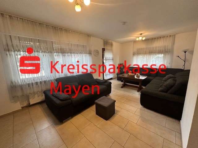 Wohnzimmer - Zweifamilienhaus in 56070 Koblenz mit 210m² kaufen