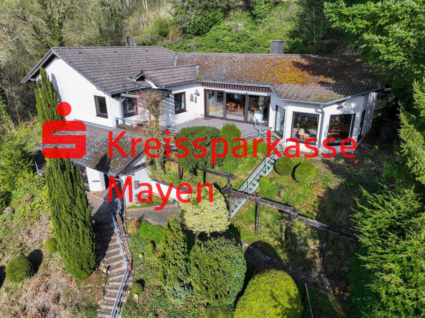 Drohnenaufnahme - Einfamilienhaus in 56745 Volkesfeld mit 180m² kaufen